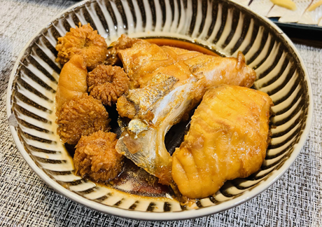 鱸のカマと魚卵の煮付け